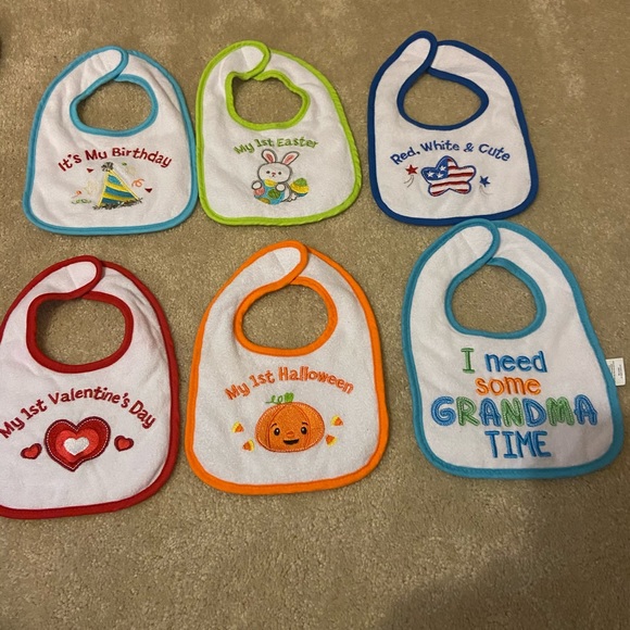 Bibs - Picture 1 of 3